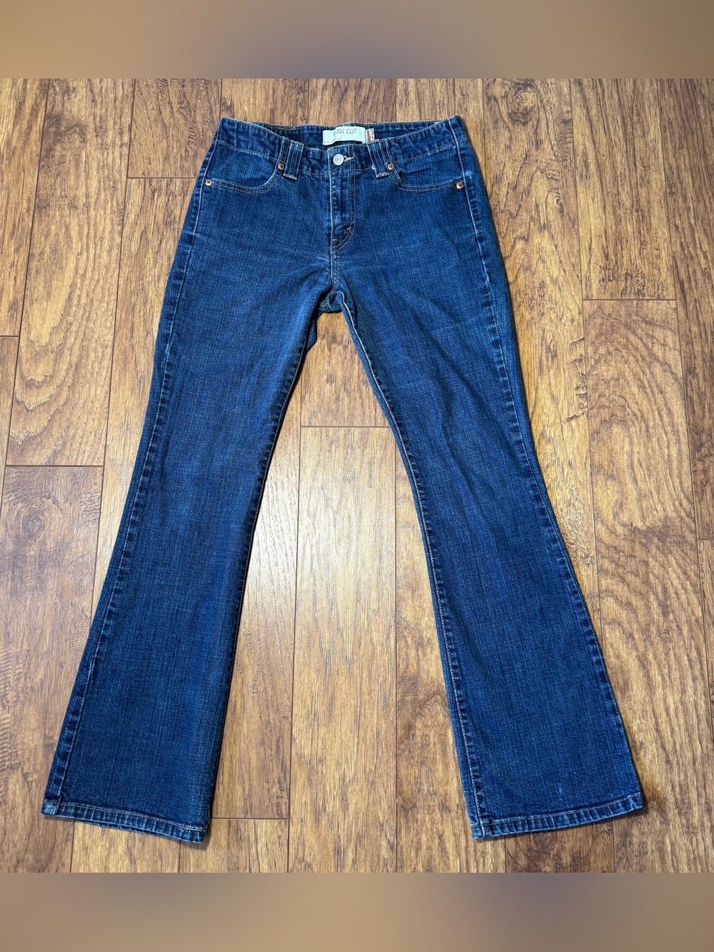 Levi’s 525 Boot Cut Women’s Jeans Medium Wash Stretch Denim Size 8M Bootcut